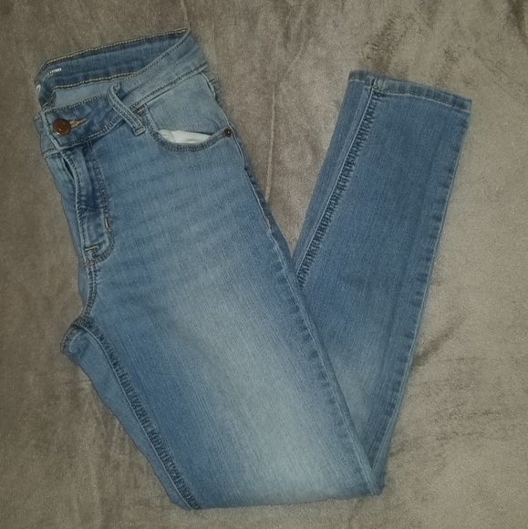 old navy light wash jeans